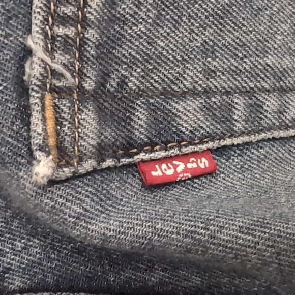 Men's Levi 502 Medium Wash Pre-Ripped Jeans - 30x32 - Picture 6 of 6